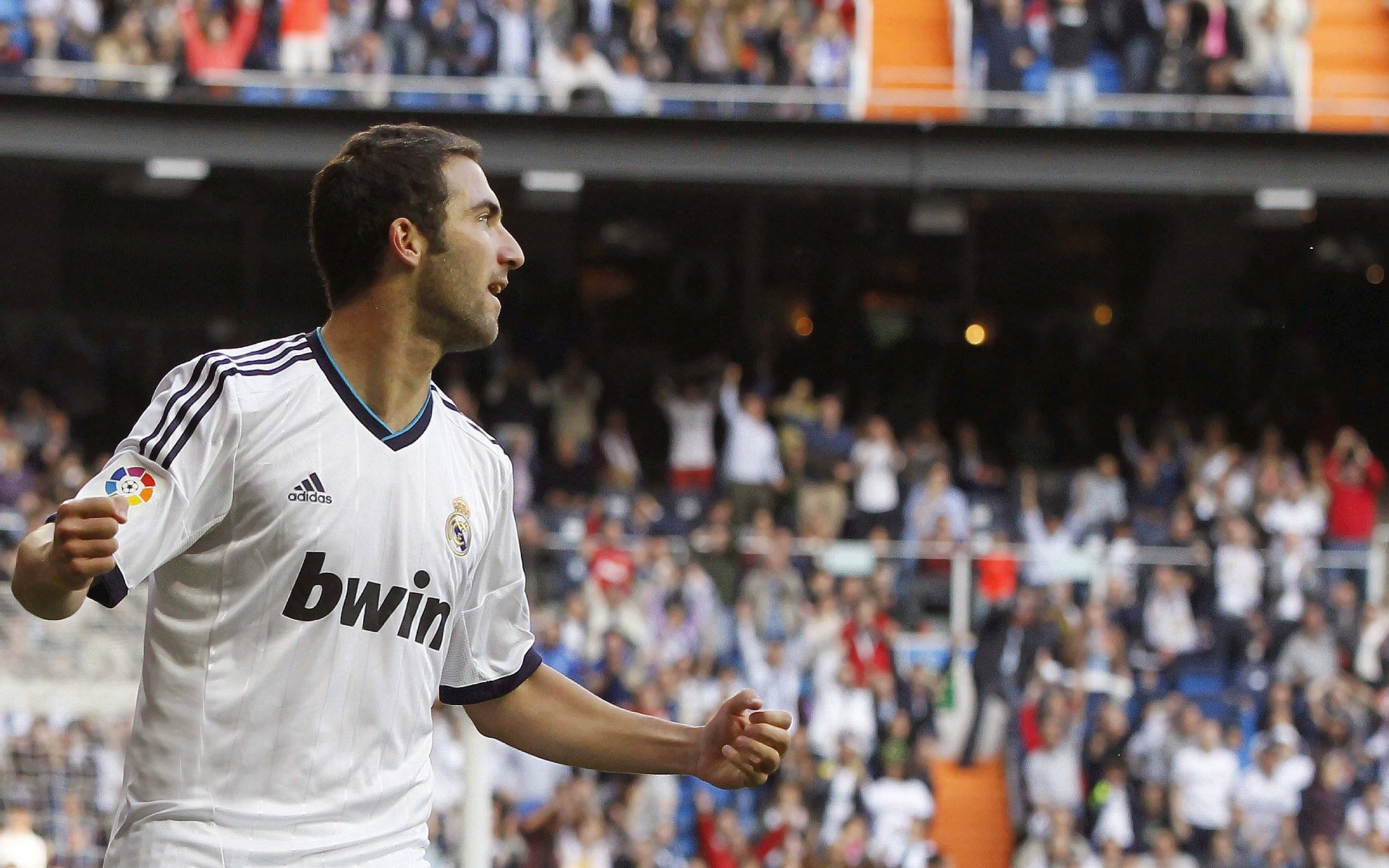 “安赫尔·巴尔博萨的全能进攻与防守精度,推动美洲狮队实现战术上的高度整合”